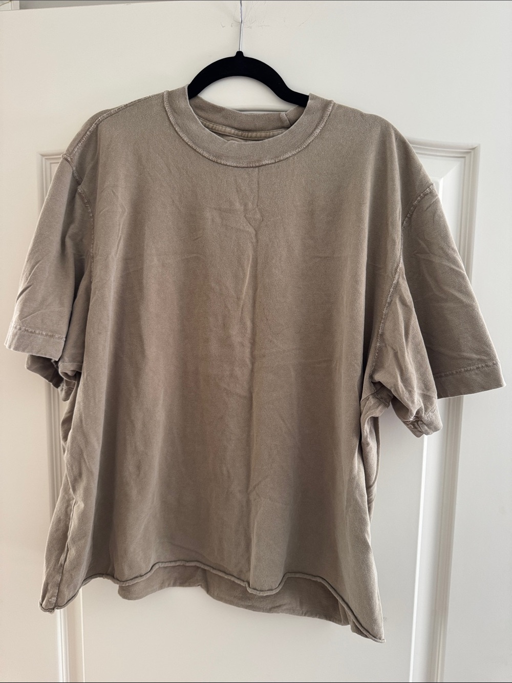 Abercrombie & Fitch Short Sleeve Crewneck T-Shirt in Taupe
